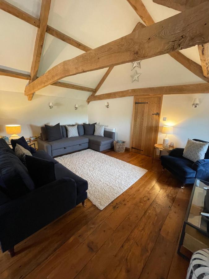 The Cider Barn - Spacious First Floor Set Within Barn Conversion Apartment Cheltenham