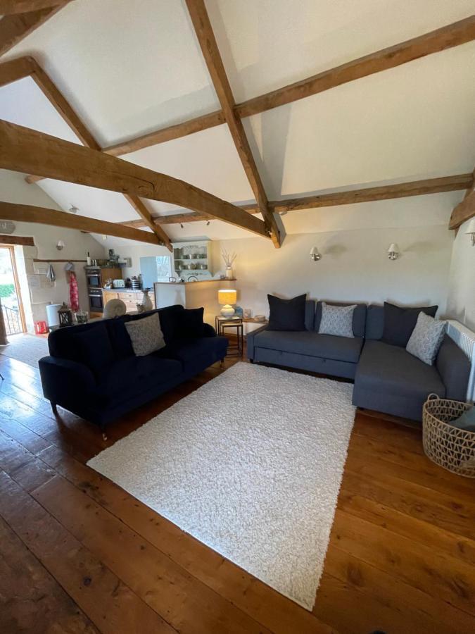 The Cider Barn - Spacious First Floor Set Within Barn Conversion *